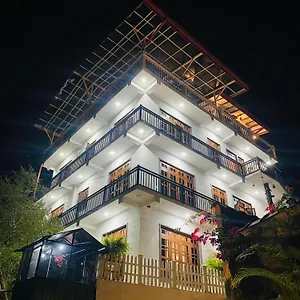 Hotel White House